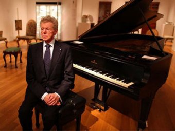 Нэрт төгөлдөр хуурч Ван Клиберн таалал төгсөв